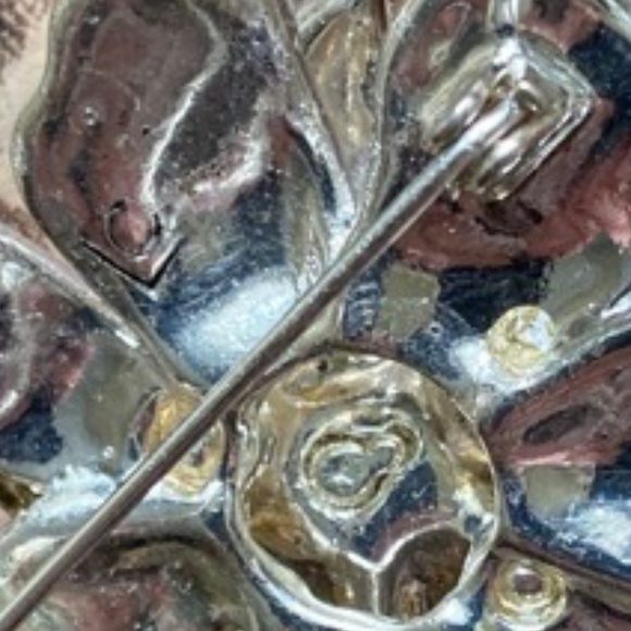 VINTAGE LIZ CLAIBORNE *HP* Floral Brooch - Picture 2 of 7